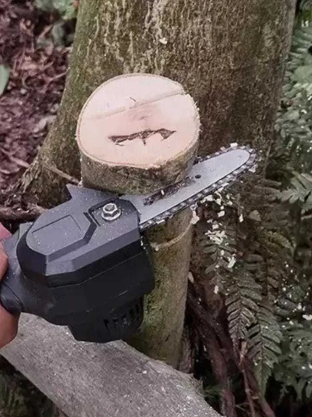 MINI MOTOSIERRA INALÁMBRICA ELÉCTRICA BATERÍA RECARGABLE  4