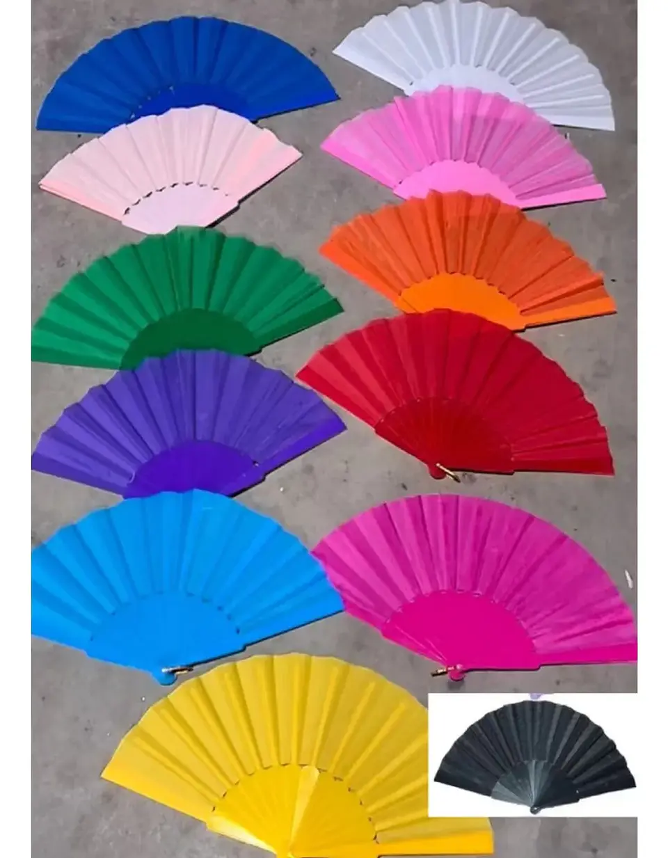 Pack 12 Abanicos Plegables Colores Lisos Surtidos Evento 2