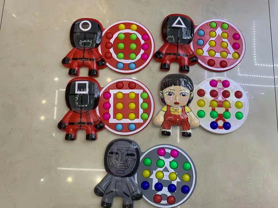 JUGUETE JUEGO DEL CALAMAR PAQUETE 12 PCS (A02367) 1