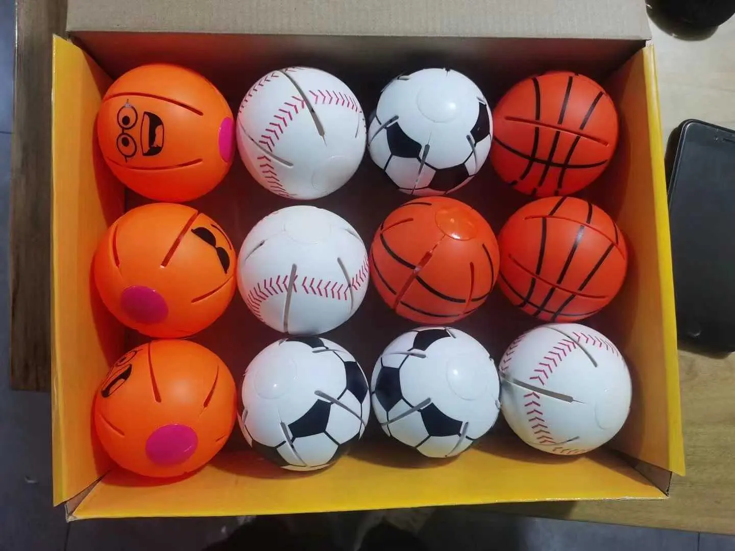 PELOTAS CON LUZ PLASTICO PAQUETE 12 PCS  (BC065) 1