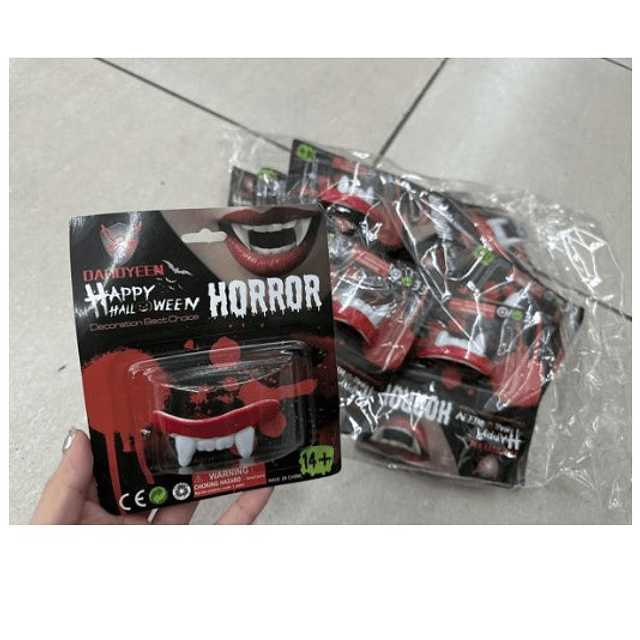 COLMILLOS VAMPIROS PAQUETE 12 PZAS