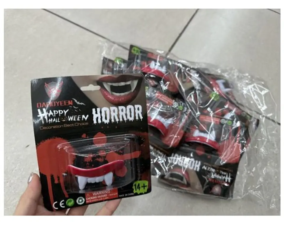 COLMILLOS VAMPIROS PAQUETE 12 PZAS (HELL109) 1