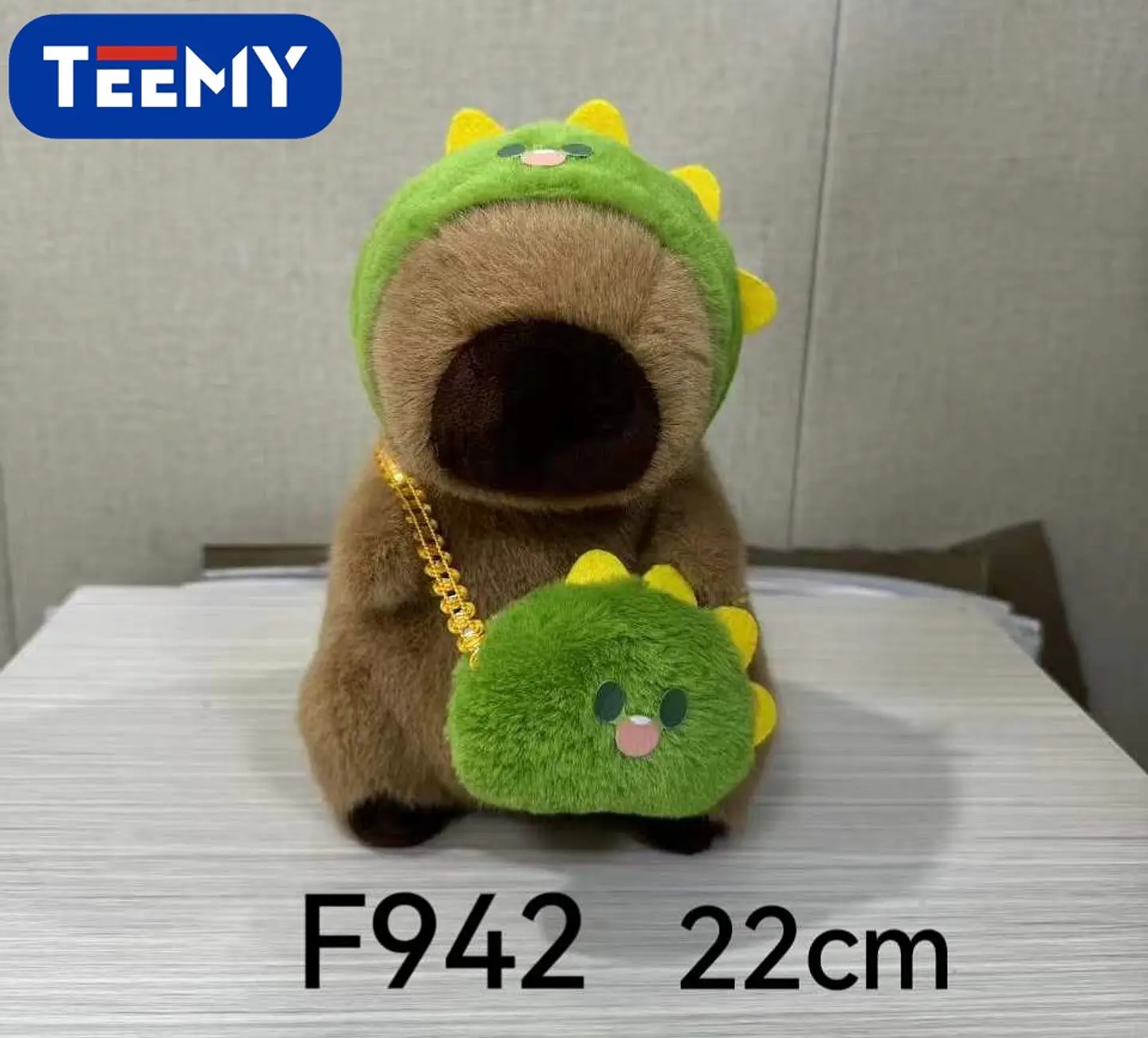 PELUCHE CAPYBARA 22 CM  , 3 DEL MISMO POR MAYOR  (F942) 1