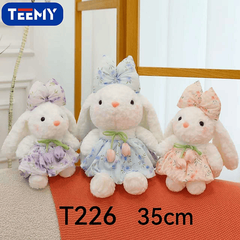 PELUCHE CONEJO 35 CM  , PRECIO PUBLICADO ES AL POR MAYOR Y DEBEN SER 3 UNIDADES DEL MISMO 