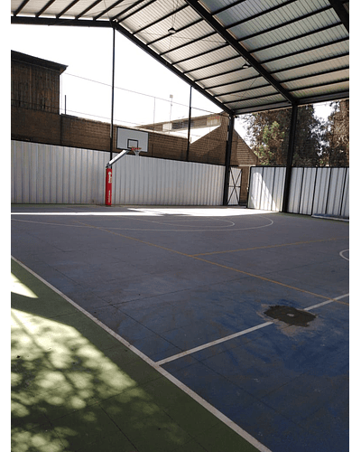 Poste de básquetbol fijo - comuna de Santiago