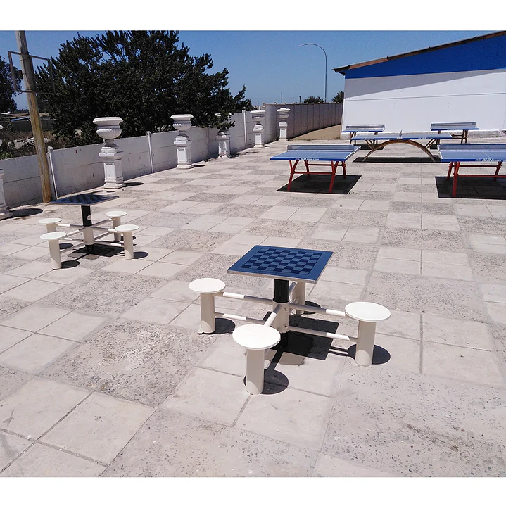 Mesa de ajedrez de exterior 3