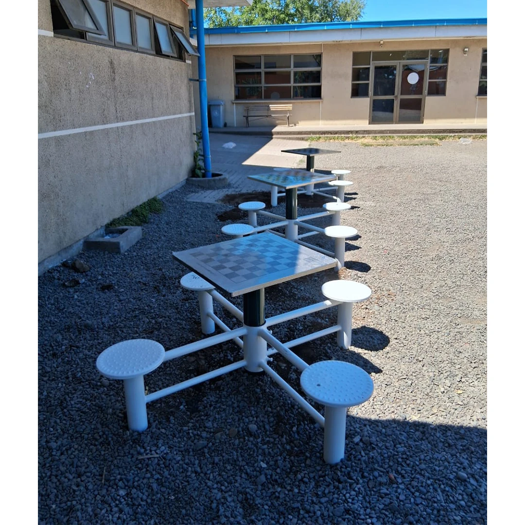 Mesa de ajedrez exterior