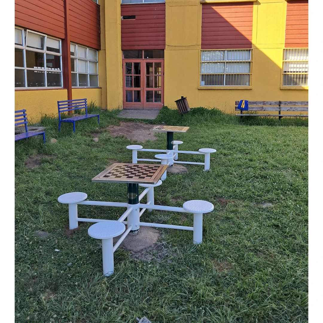 Mesa de ajedrez exterior