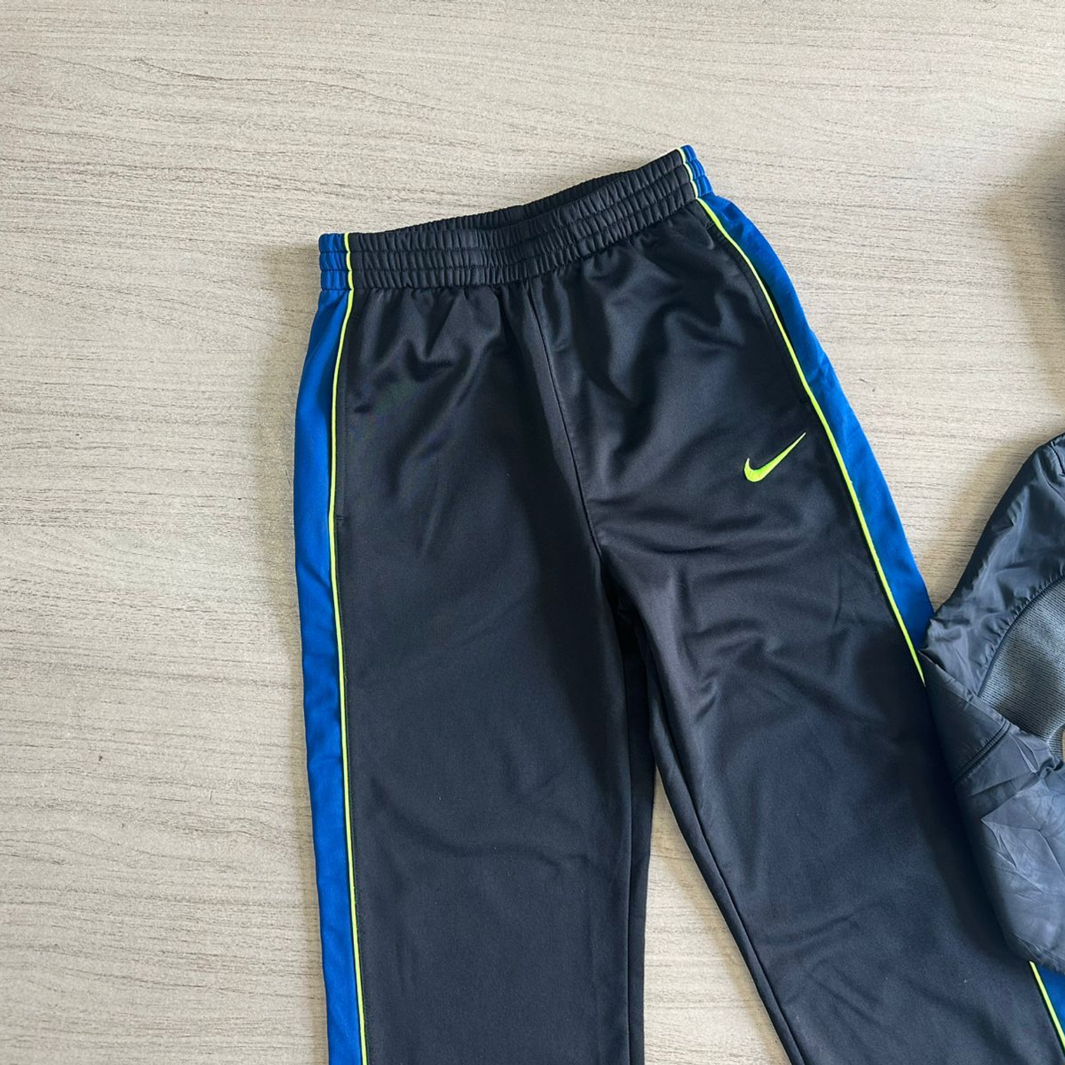 Fardo Buzos/Poleron Niño Primera 9