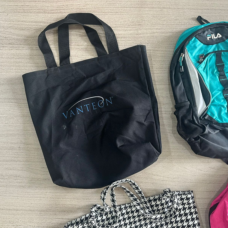 Fardo Bolsos Y Mochilas Segunda 4