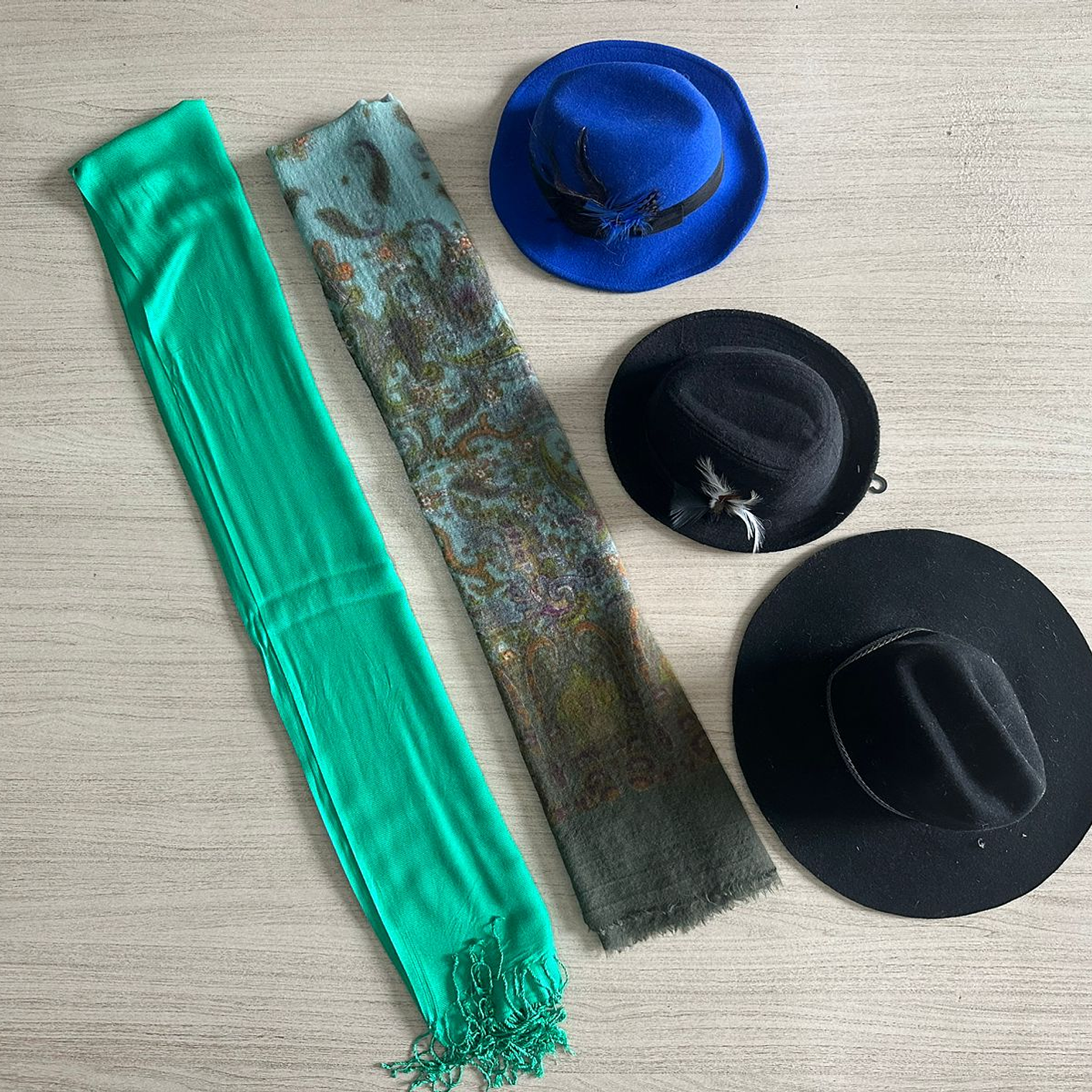 Fardo Gorros/Bufandas/Chales Primera 1