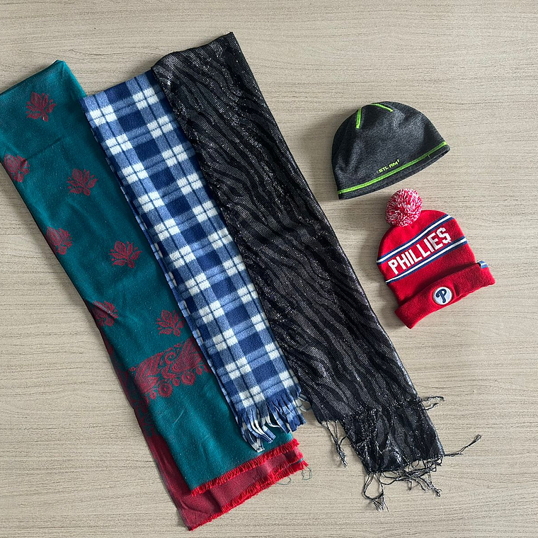 Fardo Gorros/Bufandas/Chales Primera 4