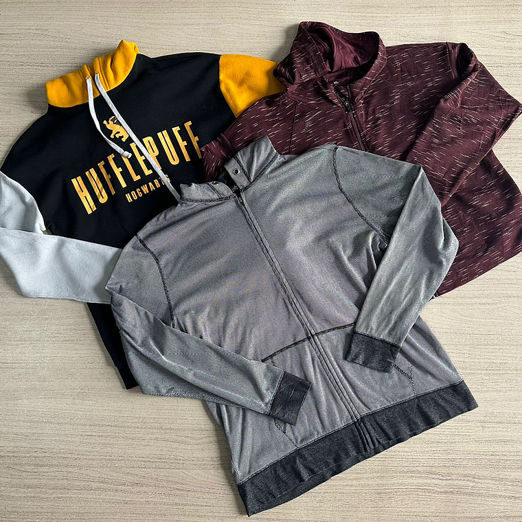 Fardo Polerones con Gorro Segunda 6