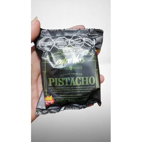 Alfajor Premium Black Edition Entre Dos Pistacho Sin Gluten