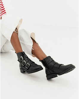 New Look Buckle Chunky Flat Boot