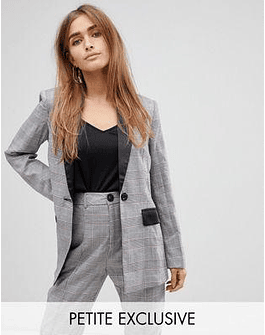 Boohoo Petite contrast lapel blazer in check