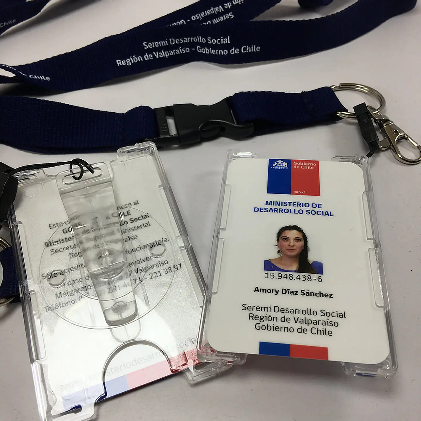 Credencial + lanyard + porta credencial acrílica 3