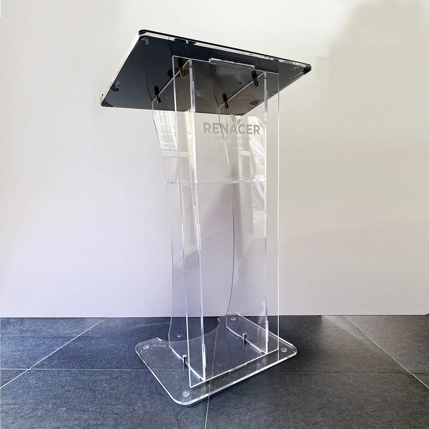Podium acrílico 1
