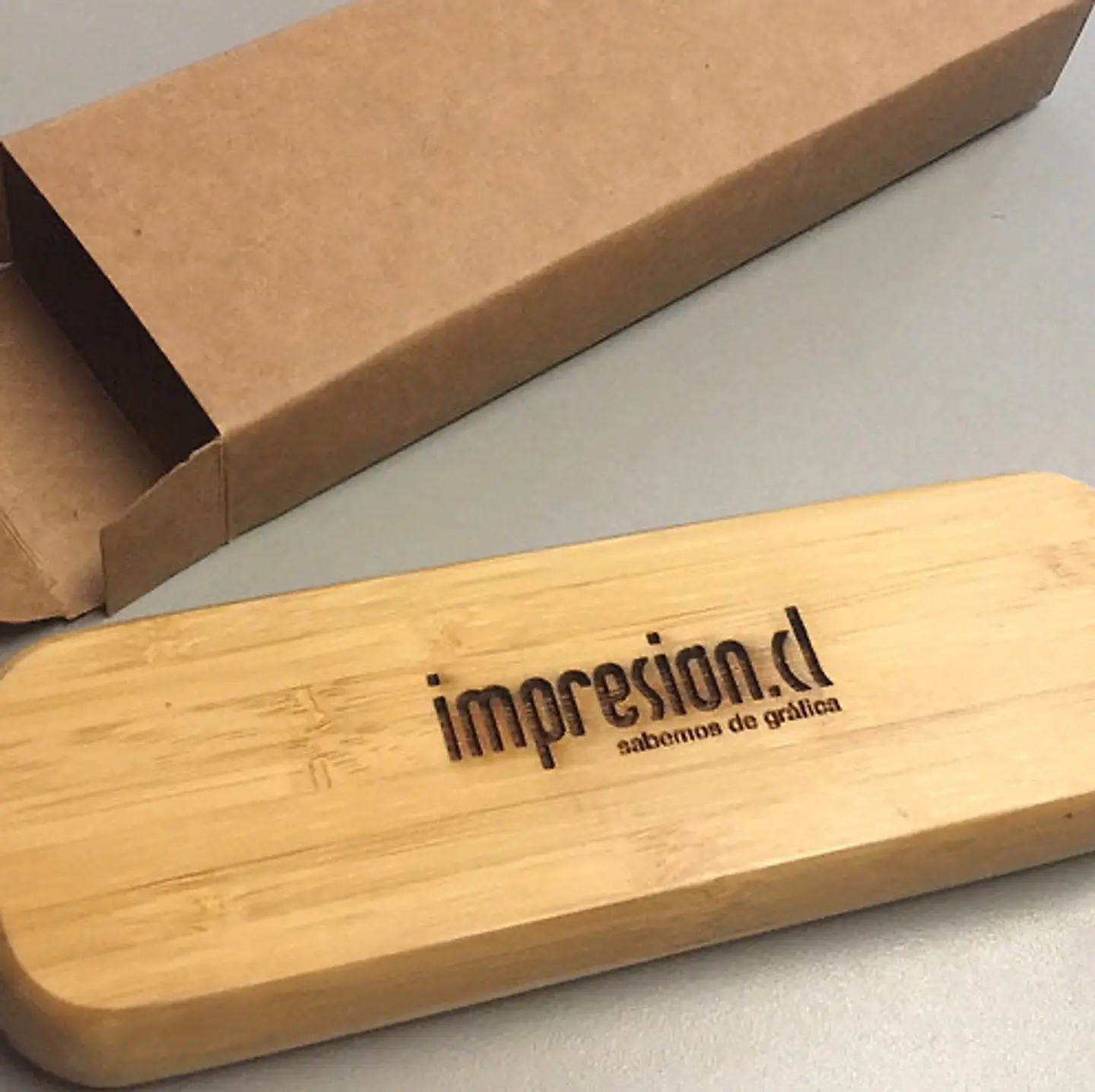 Bolígrafo de bamboo con estuche personalizado 5