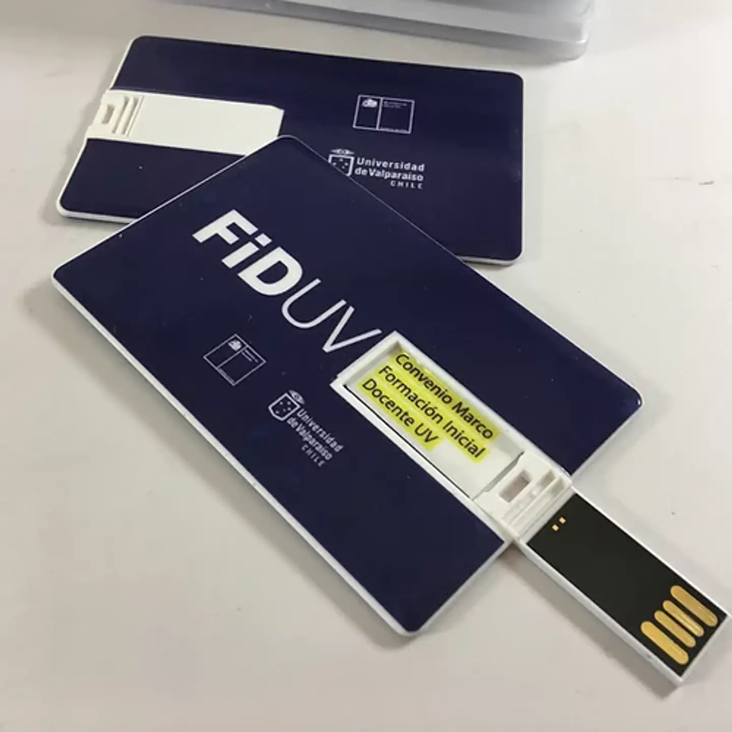 Pendrive tipo tarjeta de crédito 16 GB 3