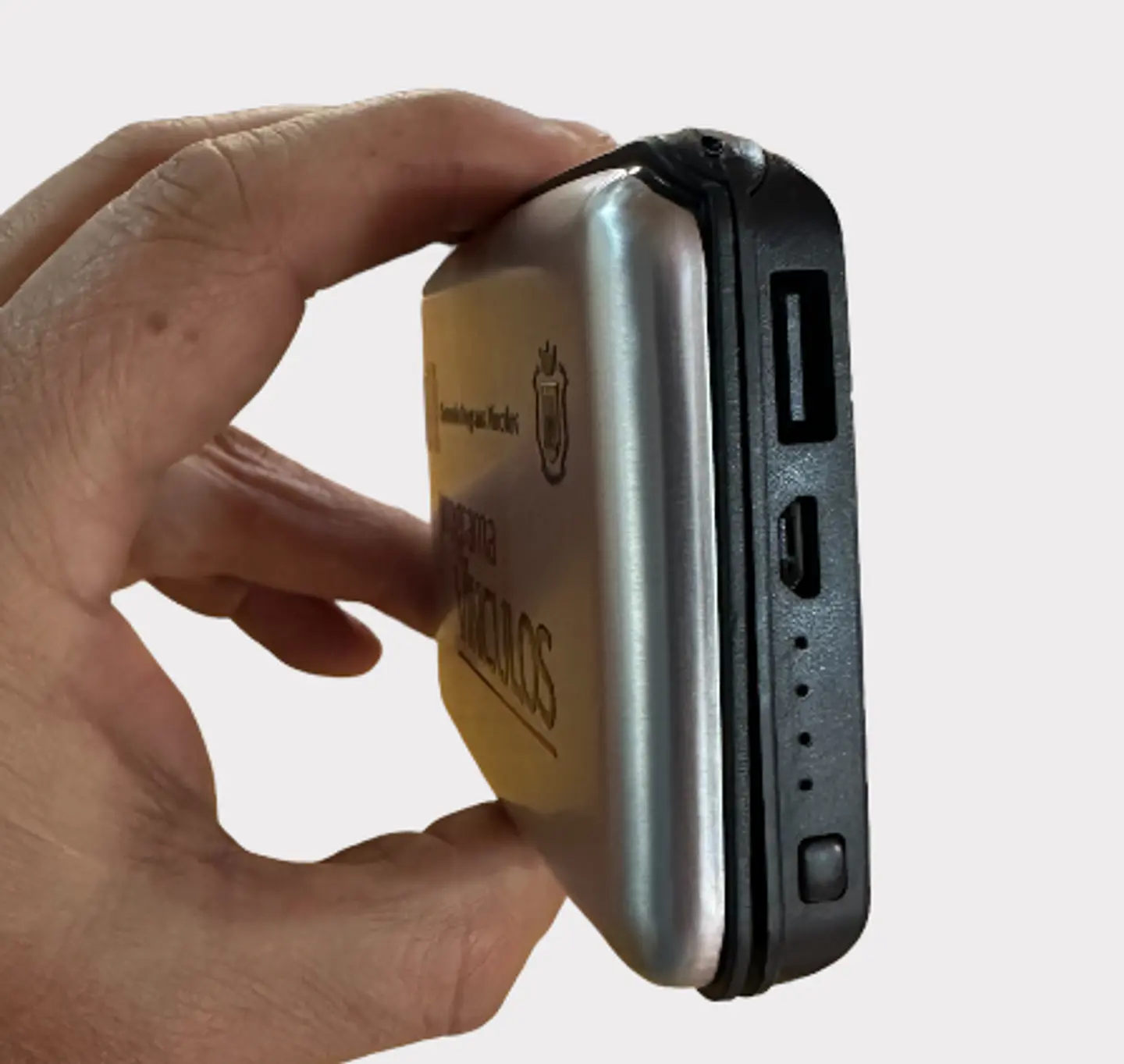 Porta-tarjetas anti-clonación con power bank 2