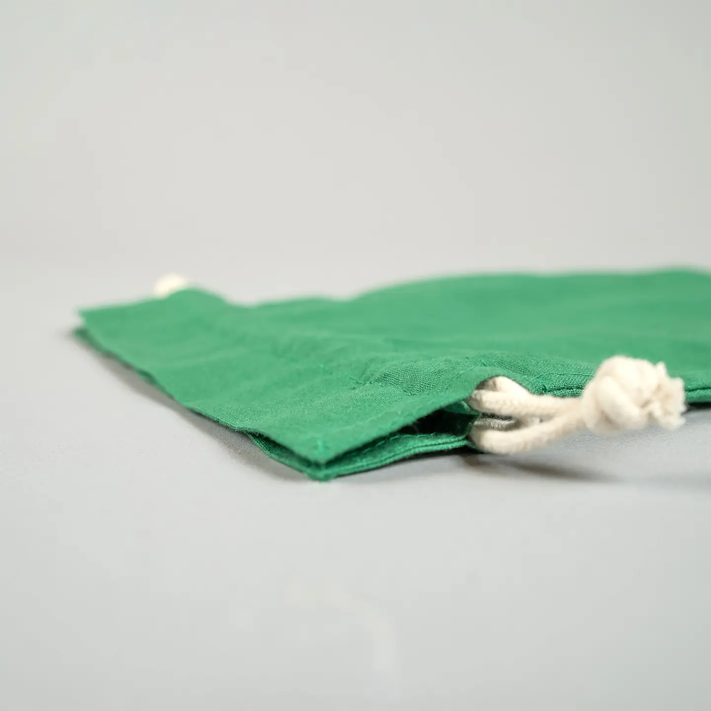 Saquito de algodón verde 30x20 (cm)  1