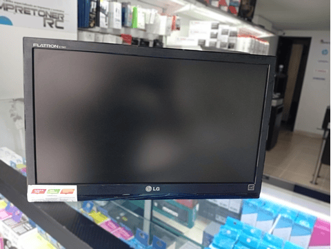 monitor lg 19¨ sin base,puerto vga,garantia 6 meses.