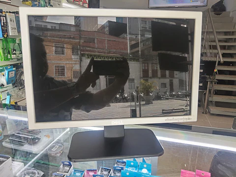 monitor dell 19′′,puerto vga, garantia 6 meses