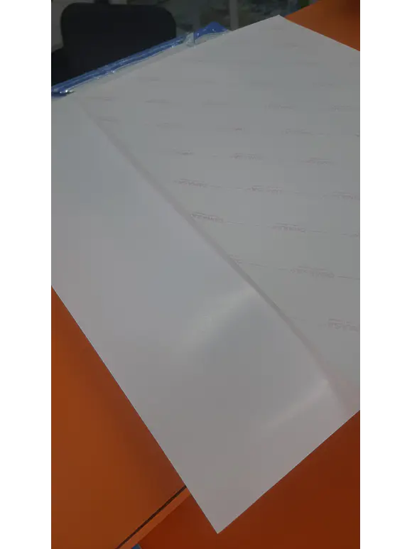 1 HOJA DE PAPEL ADHESIVO SATINADO TAMAÑO TABLOIDE 2