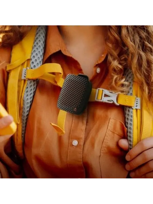 Altavoz portátil Creative MUVO Clip-on con Bluetooth® 5.4, resistente al agua, USB-C Negro 51MF8515AA000 1