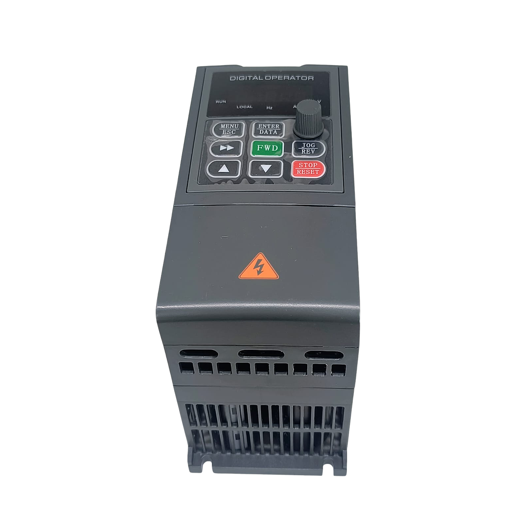 Inversor Solar  1500W Variador Frecuencia Para Bomba Trifásica 1.5KW (2 HP) 12