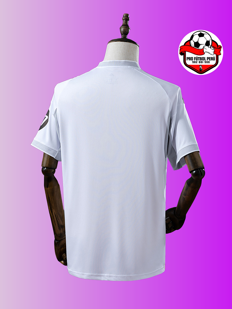 Camiseta del Real Madrid local 25/26 versión fan 2