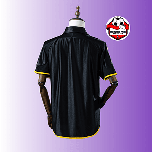 Camiseta visitante del Real Madrid 1999