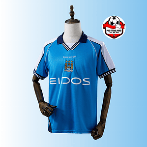 Camiseta local del Manchester City 2001