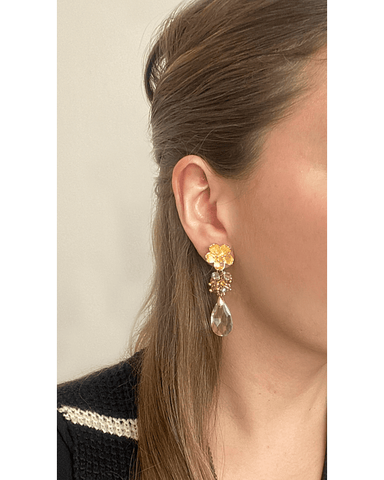 Aro dorado Flor y cristales