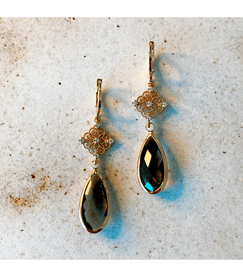 Aro dorado rombos y cristal marrón