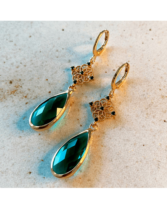 Aro dorado rombos y cristal verde