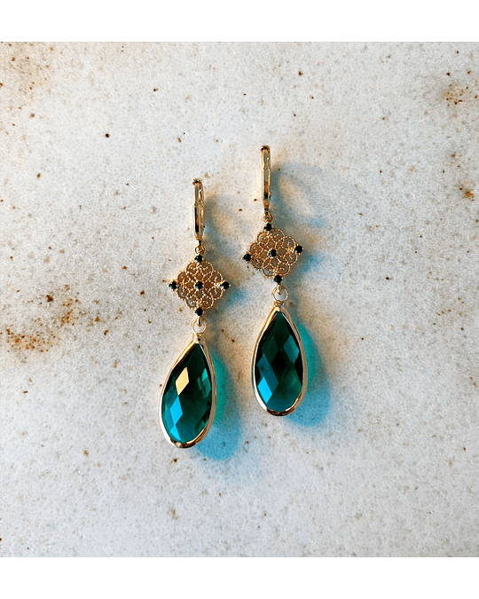 Aro dorado rombos y cristal verde