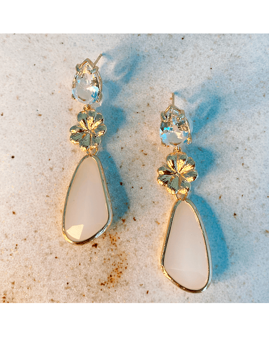 Aro dorado cristal transparente,  flor y cristal blanco