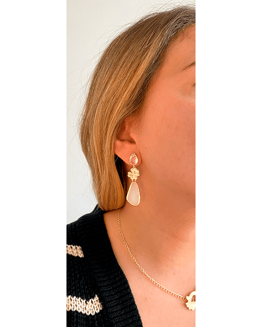 Aro dorado cristal transparente,  flor y cristal blanco