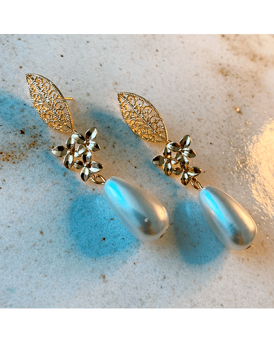 Aro dorado flor y perla 