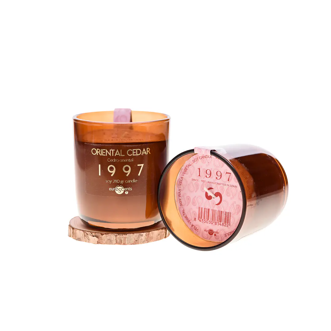 Vela Vegetal Oriental Cedar Euroscents Disponible en dos Formatos 100 / 280 g  1