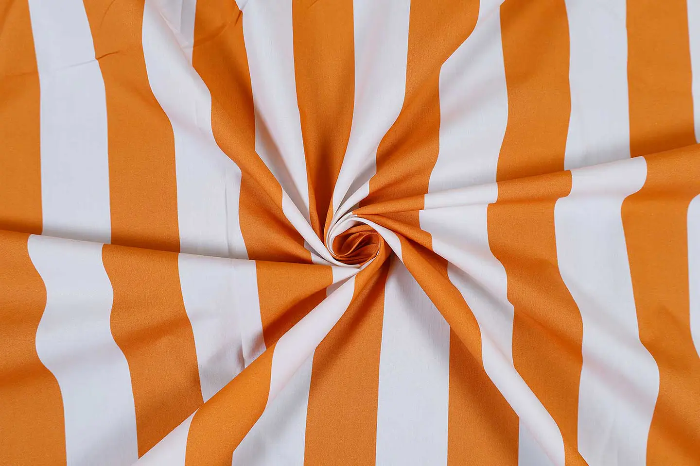 Popelina de Algodón Estampada – Naranja y Blanco 1