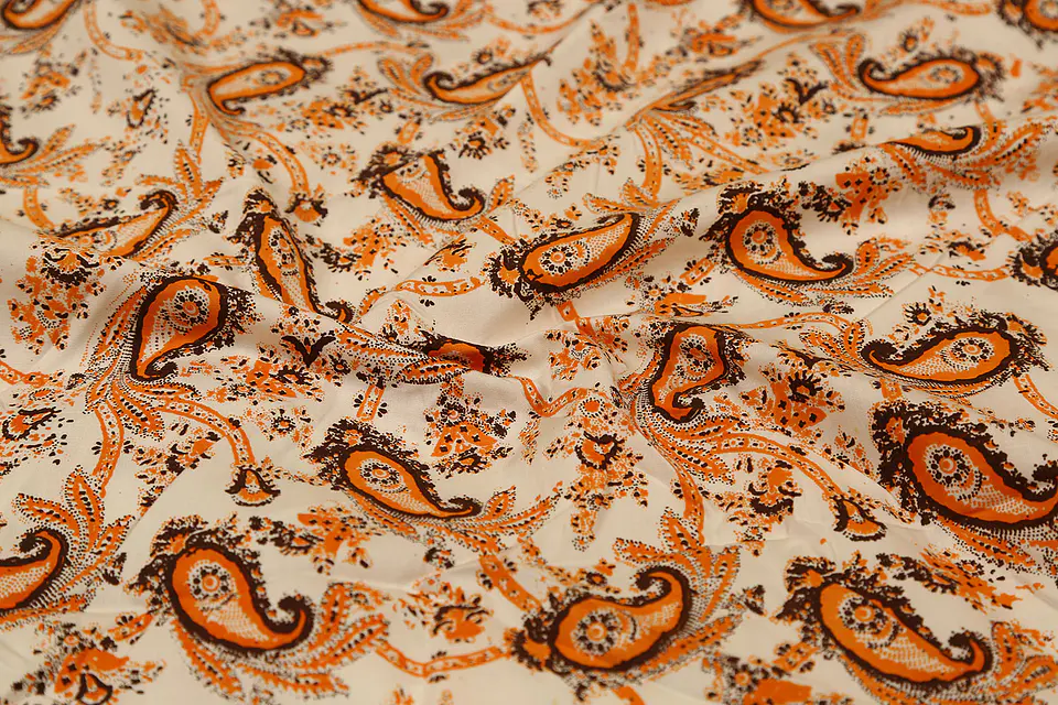 Popelina de Algodón Estampada – Crema 1