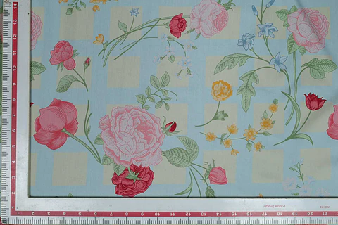 Popelina de Algodón a Cuadros con Flores – Crema y Azul