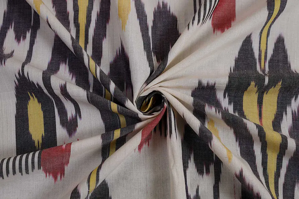 Ikat de Algodón Geométrico – Negro, Blanco, Amarillo y Rojo 1