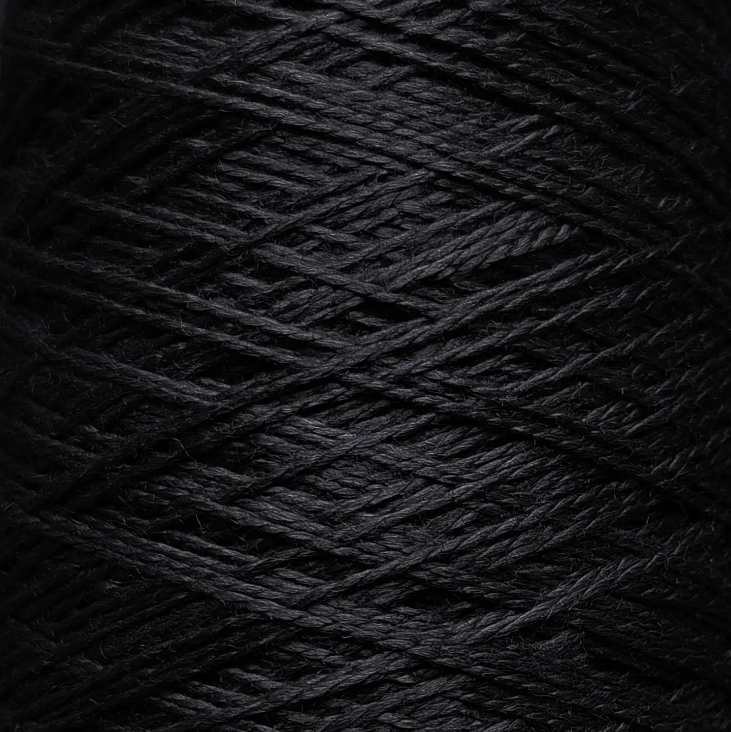 Hilo de Seda Mulberry Teñido a Mano – 50 g / 400 m  20