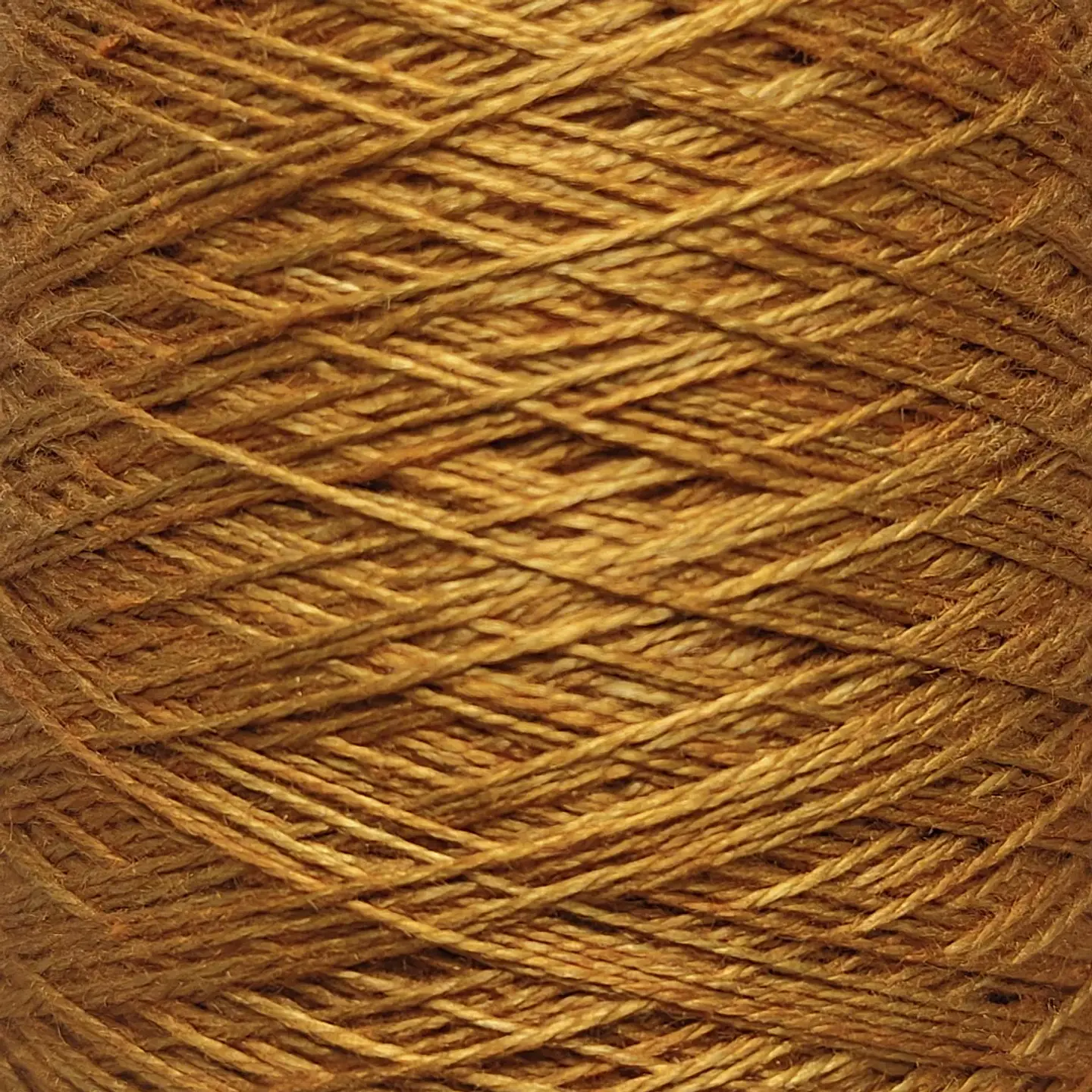 Hilo de Seda Mulberry Teñido a Mano – 50 g / 400 m  22