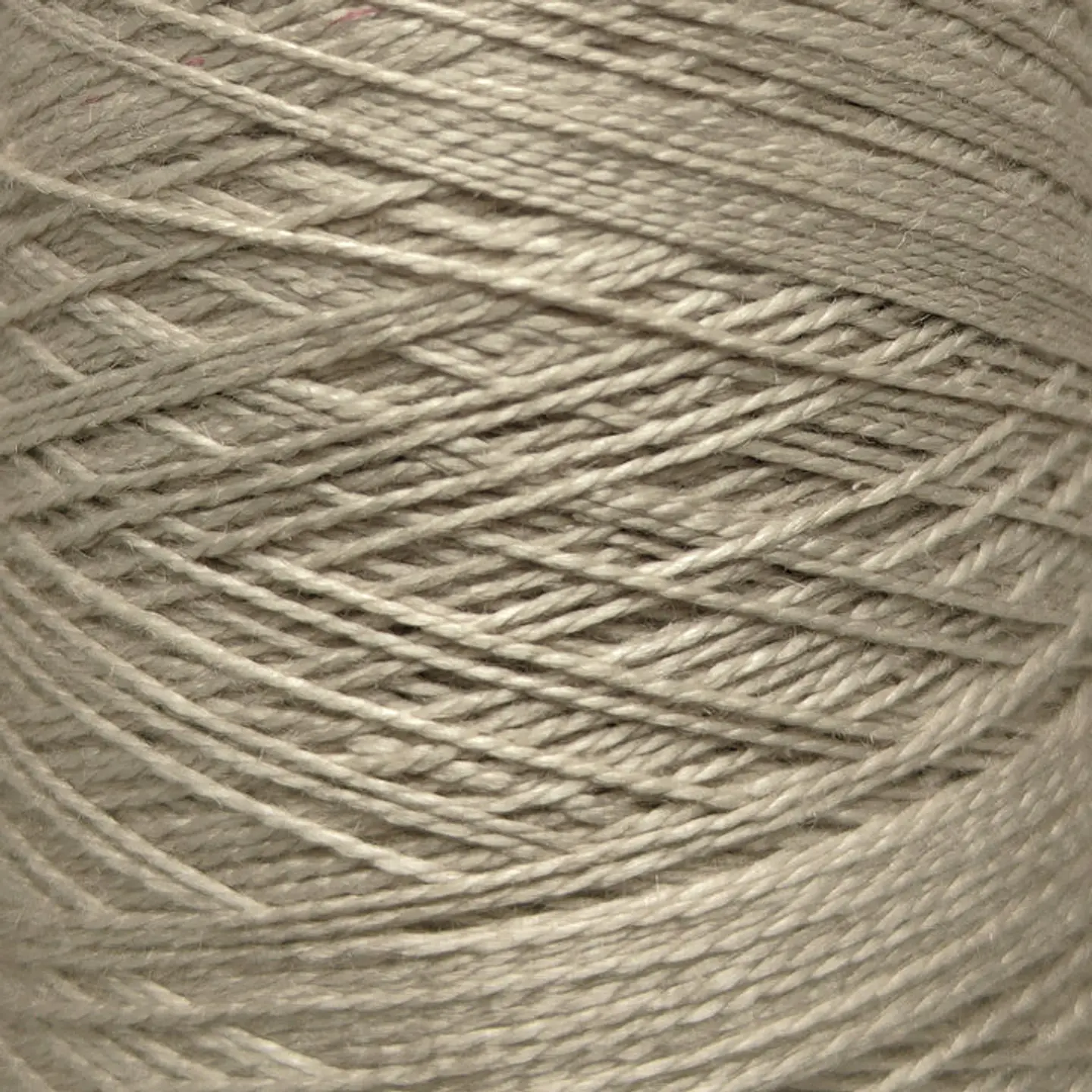 Hilo de Seda Mulberry Teñido a Mano – 50 g / 400 m  10