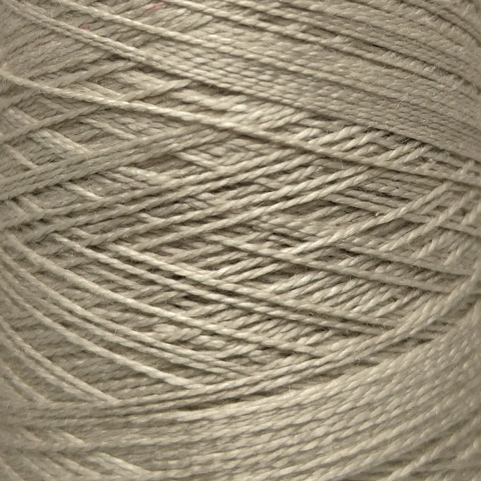 Hilo de Seda Mulberry Teñido a Mano – 50 g / 400 m  10